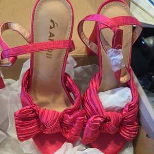 AMO Vibrant Pink Bow Heels
